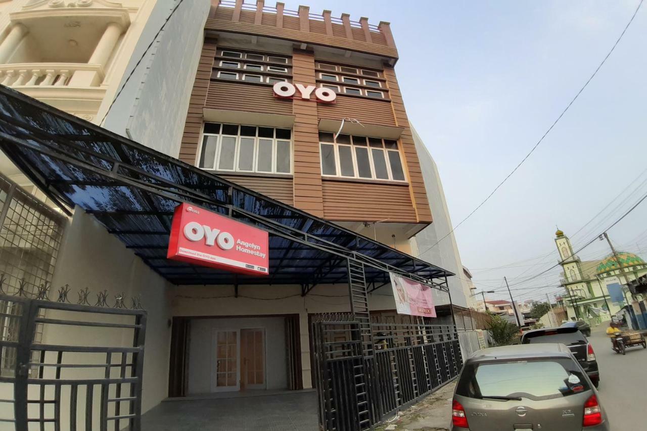 Oyo 1053安吉林家庭旅馆 棉兰 外观 照片