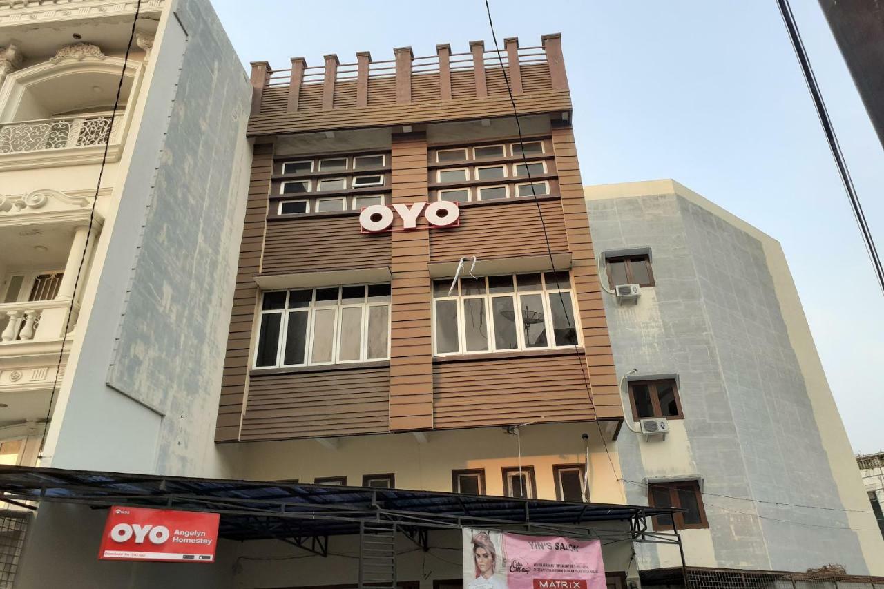 Oyo 1053安吉林家庭旅馆 棉兰 外观 照片