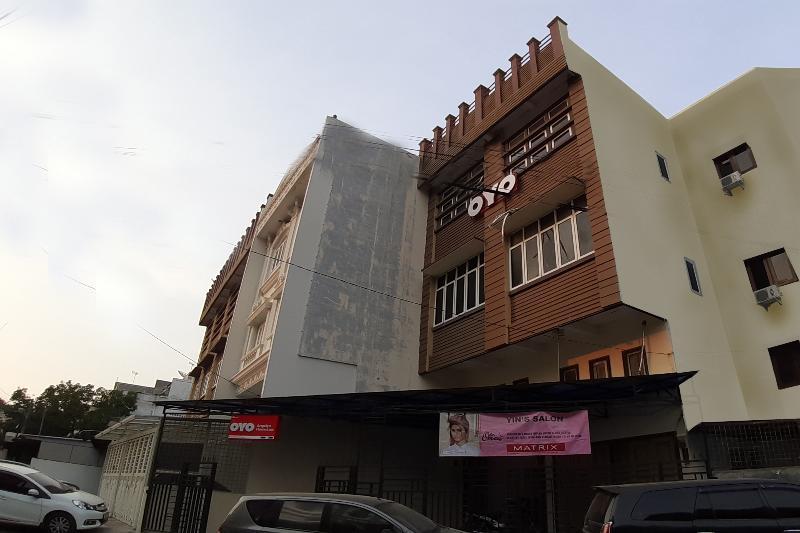 Oyo 1053安吉林家庭旅馆 棉兰 外观 照片